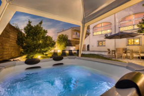 Mi Casa - Serene Garden Retreat, 2 bedroom house